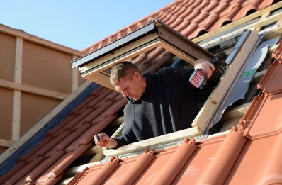 Pose de fenêtres de toit Velux à Loupia